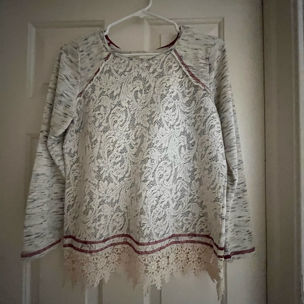 Dept 222 top, size petite small, cream lace design with lace bottom trim